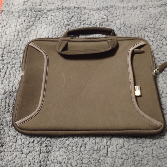 case logic Other - 3 for $10 sale case logic tablet jacket